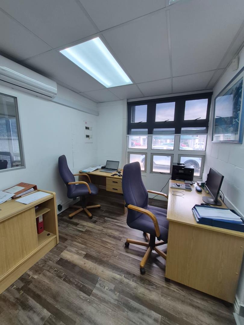 To Let Commercial Property for Rent in Pinelands Western Cape